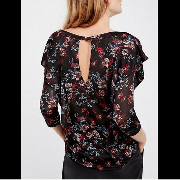FREE PEOPLE BLACK FLORAL PRINT RUFFLE ACCENTS DOCK STREET TOP - Picture 2 of 3